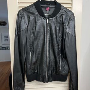 2b Bebe vegan leather bomber jacket